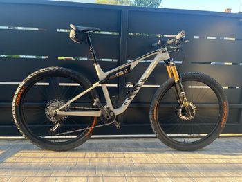 Brugt Canyon Lux Trail CF 7 2022 2022 Mountainbike — billede 2 af 6