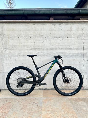 Käytetty Scott Spark RC Team 2022 2022 MTB