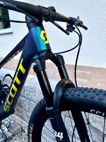 Tweedehands Scott Spark RC Team 2022 2022 Mountainbike — afbeelding 2 van 17