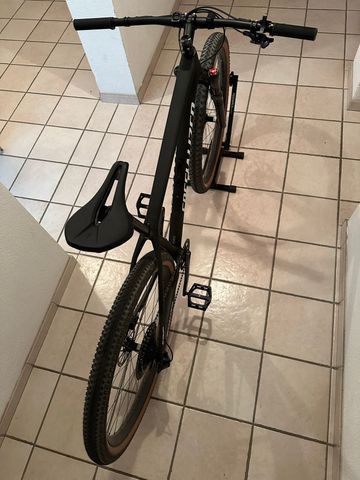 Used Specialized Epic Hardtail Expert 2022 2022 Mountainbike, Black, 29 — image 2 of 7