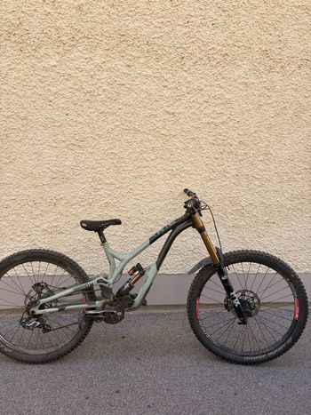 Used Commencal SUPREME DH 27/29 OHLINS ED 2021 2021 MTB