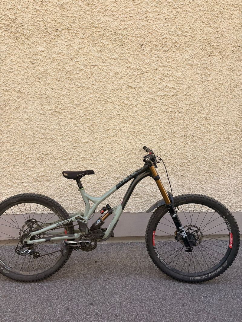Used Commencal Supreme Tektro 2021 MTB