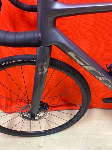 Scott Addict Shimano 105 Di2 2025 Road & Gravel d'occasion — image 11 sur 13