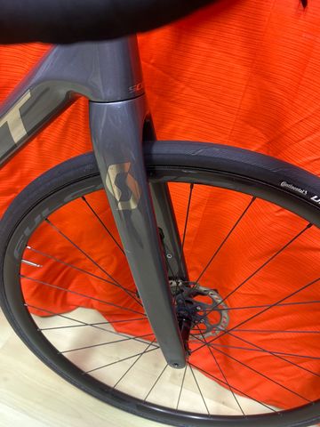 Scott Addict Shimano 105 Di2 2025 Road & Gravel d'occasion — image 5 sur 13