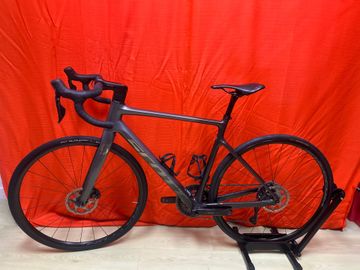 Scott Addict Shimano 105 Di2 2025 Road & Gravel d'occasion — image 10 sur 13