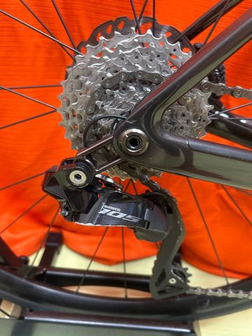 Scott Addict Shimano 105 Di2 2025 Road & Gravel d'occasion — image 3 sur 13