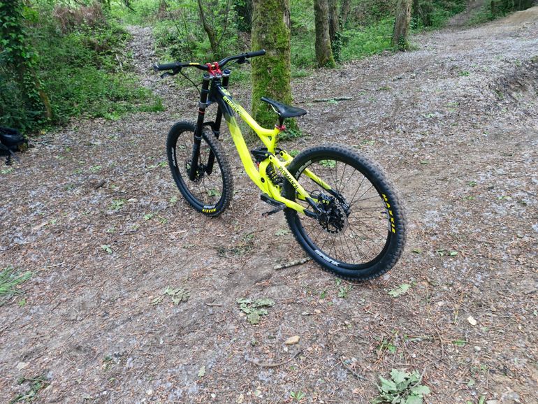 Brugt Commencal SUPREME DH V3 26 2016 2016 Mountainbike — billede 3 af 3