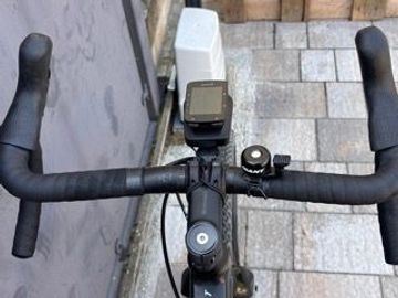 Used Giant Revolt Shimano GRX 2022 Road & Gravel, Black — image 4 of 5