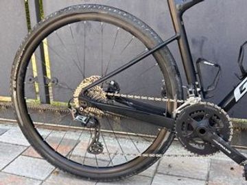 Used Giant Revolt Shimano GRX 2022 Road & Gravel, Black — image 5 of 5