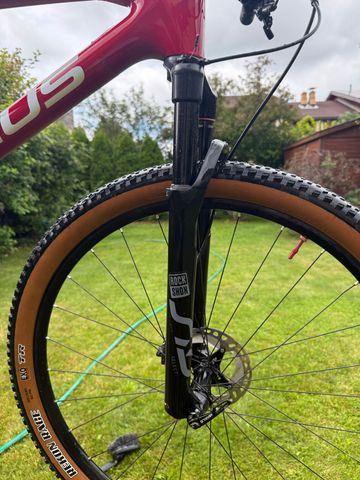 Gebrauchtes Focus Raven 8.8 2022 2022 Mountainbike, Rot — Bild 8 von 25
