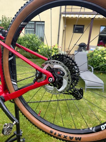 Gebrauchtes Focus Raven 8.8 2022 2022 Mountainbike, Rot — Bild 5 von 25