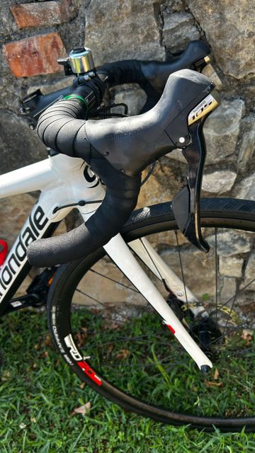Used Cannondale Synapse Disc 105 SE 2018 2018 Road & Gravel, White — image 4 of 6