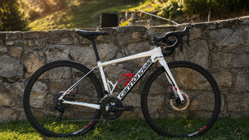 Used Cannondale Synapse Disc 105 SE 2018 2018 Road & Gravel, White — image 1 of 6