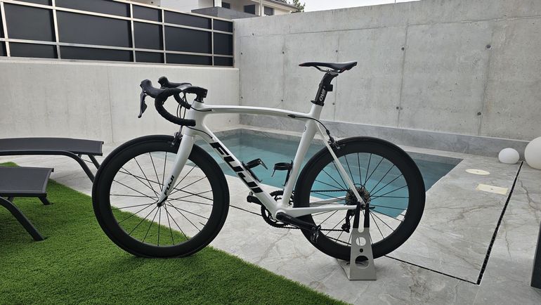 Fuji Sst Shimano 105 2014 Road & Gravel usato, Bianco — immagine 2 di 6