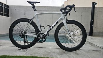 Fuji Sst Shimano 105 2014 Road & Gravel usato