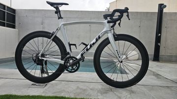 Used Fuji Sst Shimano 105 2014 Road & Gravel, White — image 1 of 6