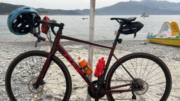 Tweedehands CUBE ATTAIN SLX 2023 2023 Road & Gravel — afbeelding 1 van 3