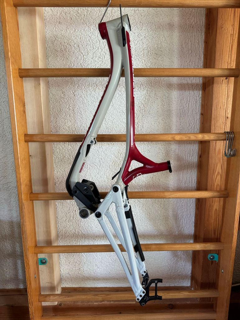 Tweedehands Commencal Custom Frameset 2020 Mountainbike — afbeelding 2 van 13