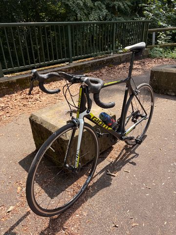 Used Giant TCR Advanced 1 2016 2016 Road & Gravel, Black — image 7 of 14