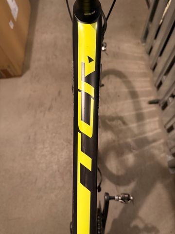Used Giant TCR Advanced 1 2016 2016 Road & Gravel, Black — image 9 of 14