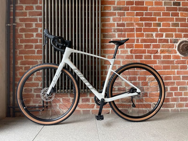 Used Giant Revolt Shimano GRX 2025 Road & Gravel