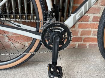 Brugt Giant Revolt Advanced 3 2025 2025 Road & Gravel — billede 9 af 9
