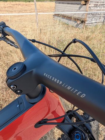 Gebrauchtes Trek Fuel EXe 9.8 2025 2025 Mountainbike, Rot — Bild 3 von 5