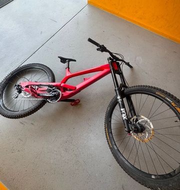 Used YT Industries Tues CF Pro 2018 Frameset 2018 Mountainbike, Red, 27.5 — image 2 of 12