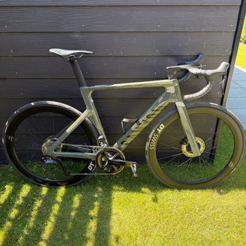 Canyon Aeroad CF SLX 7 Di2 2025 2025 Road & Gravel usato, Verde — immagine 1 di 4