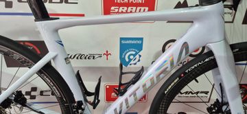 Gebrauchtes Vitoria Ultimate Art 2026 Road & Gravel, Weiß — Bild 3 von 15