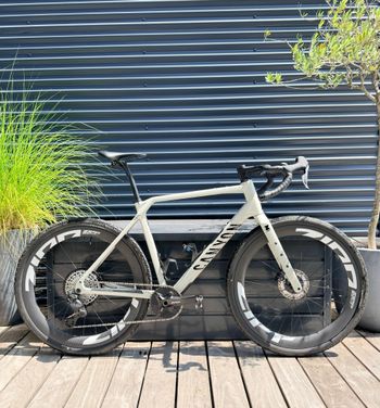Canyon Grizl CF 8 Di2 2026 2026 Road & Gravel usato