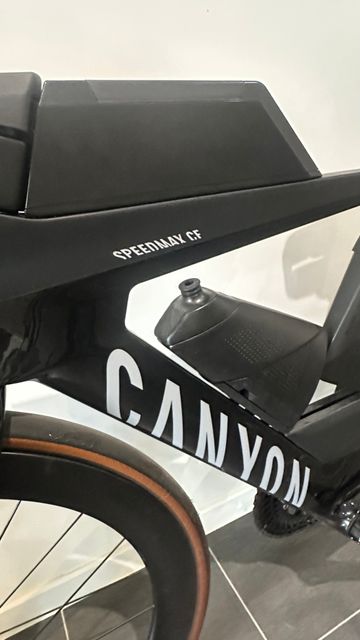Canyon Speedmax CF 7 Di2 2025 2025 Road & Gravel d'occasion — image 6 sur 8