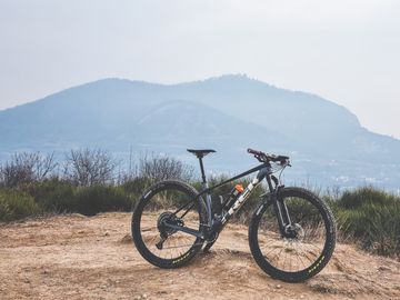 Used Trek Procaliber 9.7 2021 2021 Mountainbike, Light Gray, 29 — image 2 of 9