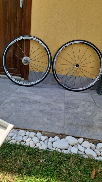 Used Scott Foil 30 2017 2017 Road & Gravel, White — image 2 of 3