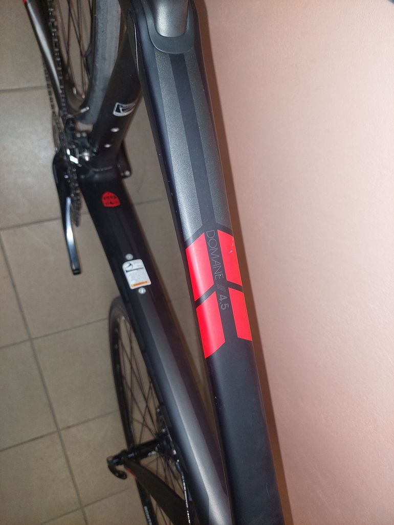 Trek Domane S 5 Disc 2017 2017 Road & Gravel usato, Nero — immagine 8 di 14