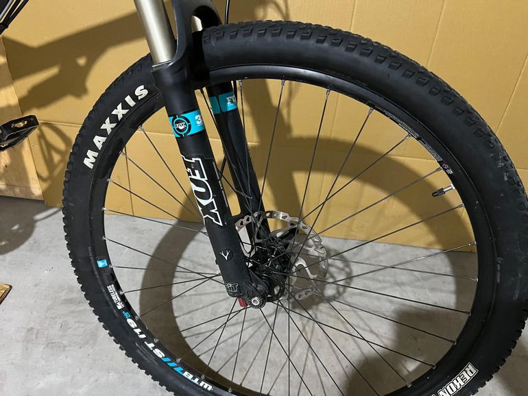 Used Whyte Custom Shimano Deore XT 2018 Mountainbike, Light Gray — image 10 of 11