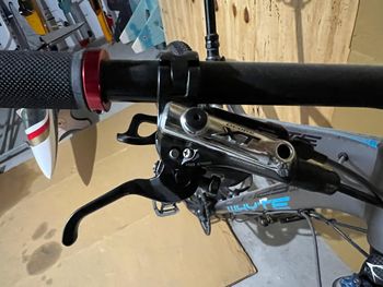 Used Whyte Custom Shimano Deore XT 2018 Mountainbike, Light Gray — image 3 of 11
