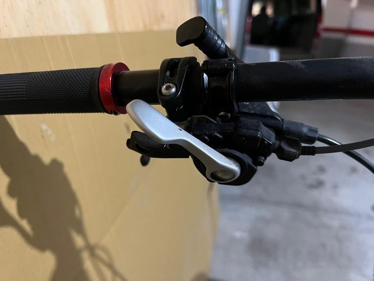 Used Whyte Custom Shimano Deore XT 2018 Mountainbike, Light Gray — image 7 of 11