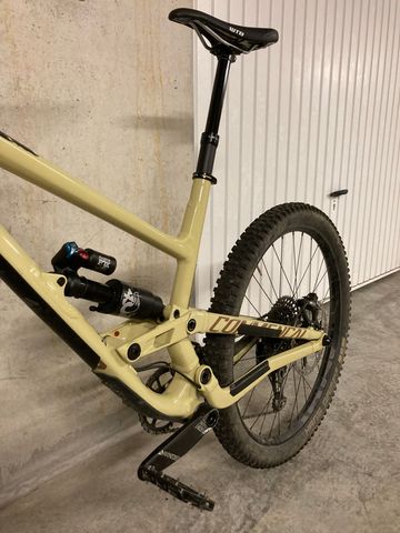 Used Commencal CLASH ESSENTIAL FOX 2019 2019 Mountainbike, White, 27.5 — image 6 of 6
