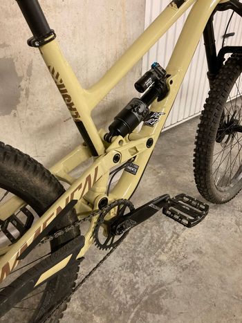 Commencal CLASH ESSENTIAL FOX 2019 2019 Mountainbike de segunda mano, Blanco — imagen 5 de 6