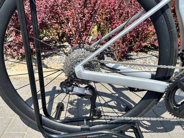 Brugt BMC Roadmachine 01 FOUR 2024 2024 Road & Gravel — billede 4 af 15