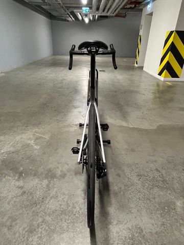 Used BMC Roadmachine 01 FOUR 2024 2024 Road & Gravel, Light Gray — image 8 of 16