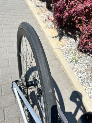 Used BMC Roadmachine 01 FOUR 2024 2024 Road & Gravel, Light Gray — image 10 of 16