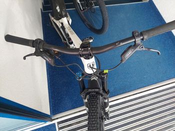 Tweedehands Mondraker FACTOR 26 2023 2023 Youth — afbeelding 4 van 6