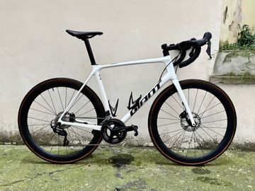 Używany GIANT TCR ADVANCED (size L) + Shimano RS710 C46 2022 Road & Gravel