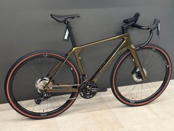 Bianchi Impulso PRO GRX 820 disc 2026 2026 Road & Gravel usato, Verde — immagine 4 di 4