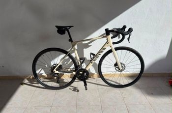 Canyon Endurace CF 7 Di2 2024 2024 Road & Gravel de segunda mano