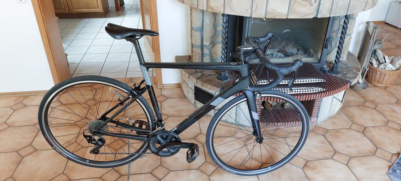 Tweedehands Cannondale Carbon 105 BBQ 56cm 2020 Road & Gravel