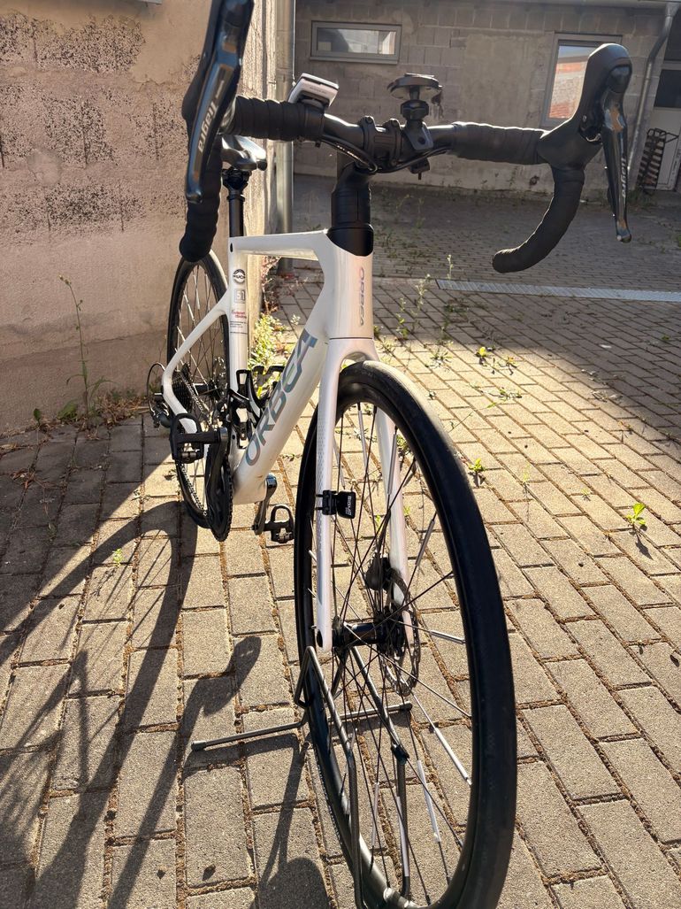 Orbea ORCA M40 2022 2022 Road & Gravel usato, Bianco — immagine 2 di 5