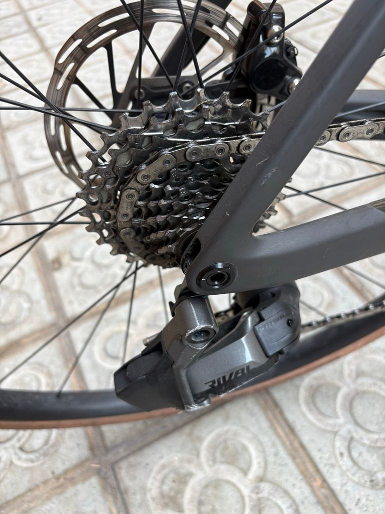 Brugt Scott Addict RC 30 2024 2024 Road & Gravel — billede 3 af 9